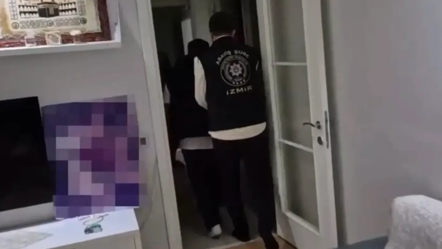 İzmir’de 74 Adrese Şafak Baskını! 164 Aranan Kişi Yakalandı
