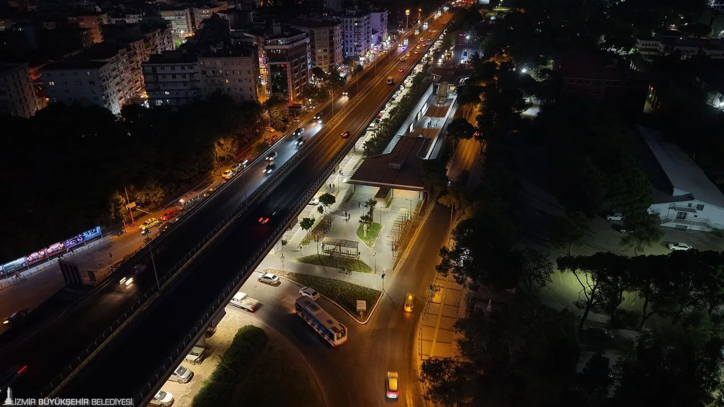 Bornova’nın Ulaşım Kalbi Yenilendi! Aktarma İstasyonu Işıl Işıl Oldu