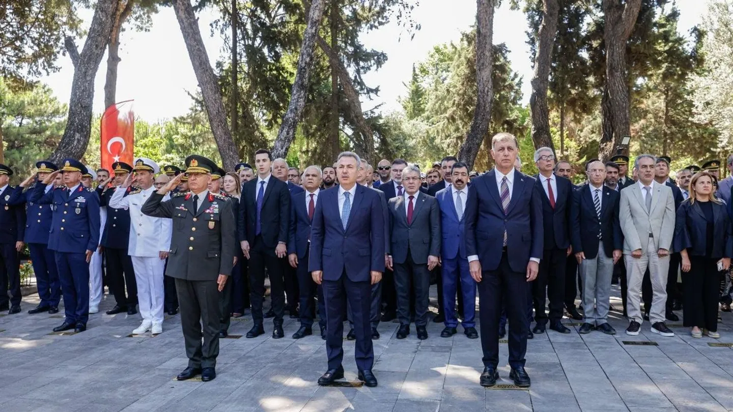 İzmir’de 15 Temmuz anması: Kadifekale Hava Şehitliği’nde anlamlı tören