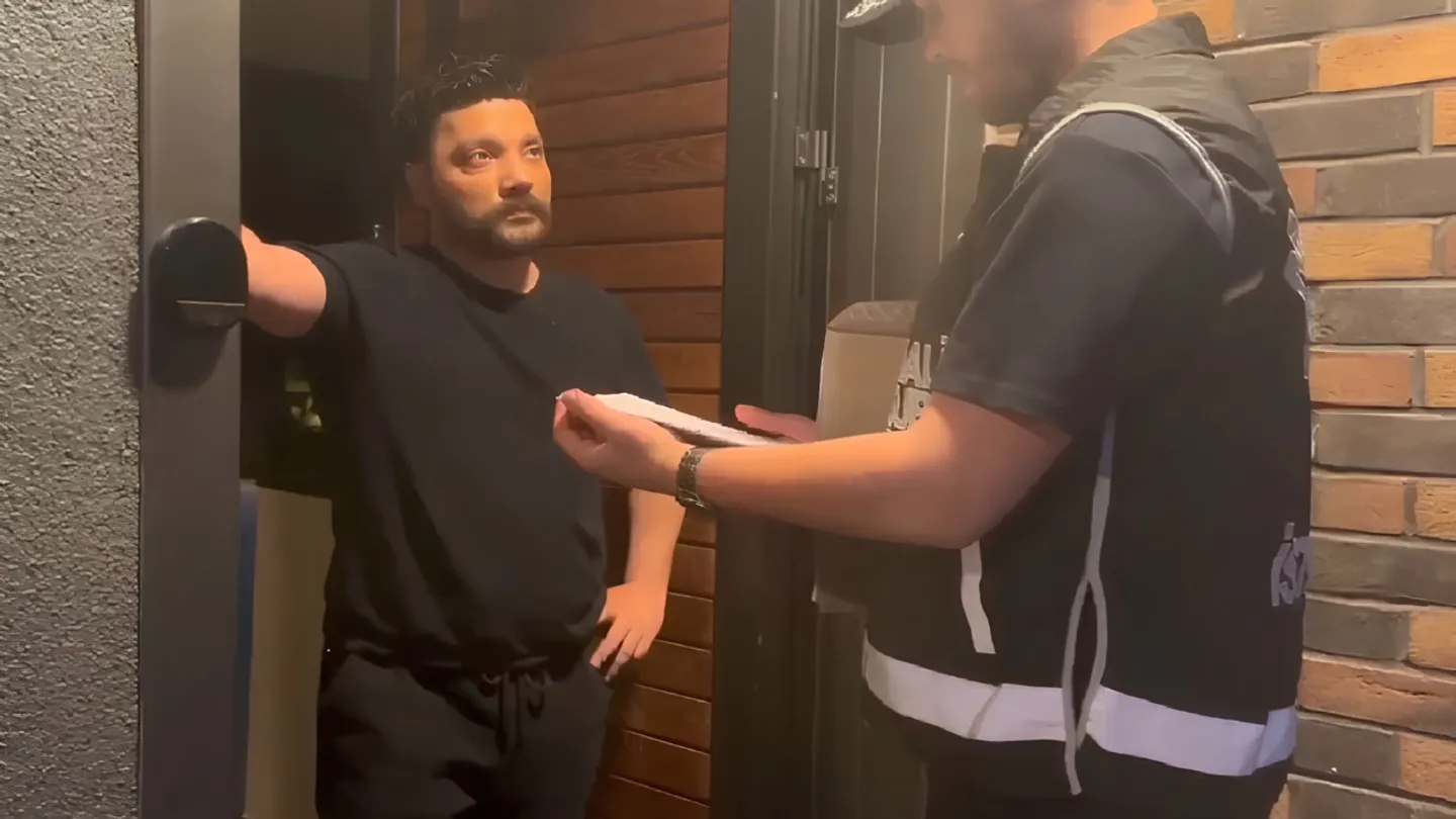 Oğuzhan Uğur'dan 15 Saatlik Adliye Maratonu: "Suçsuzum, Adalete Güveniyorum!"