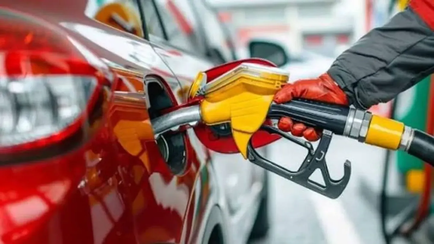 Akaryakıtta 1 Ekim alarmı: Benzin 94, motorin 98 TL’yi görebilir