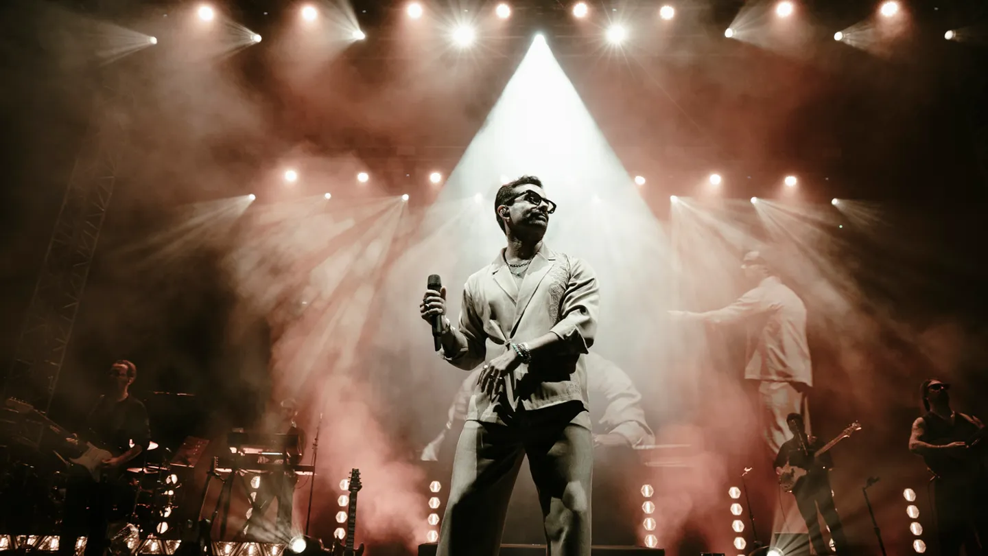 Gökhan Türkmen İzmir’i Salladı! Konserde 3 Evlenme Teklifi Birden