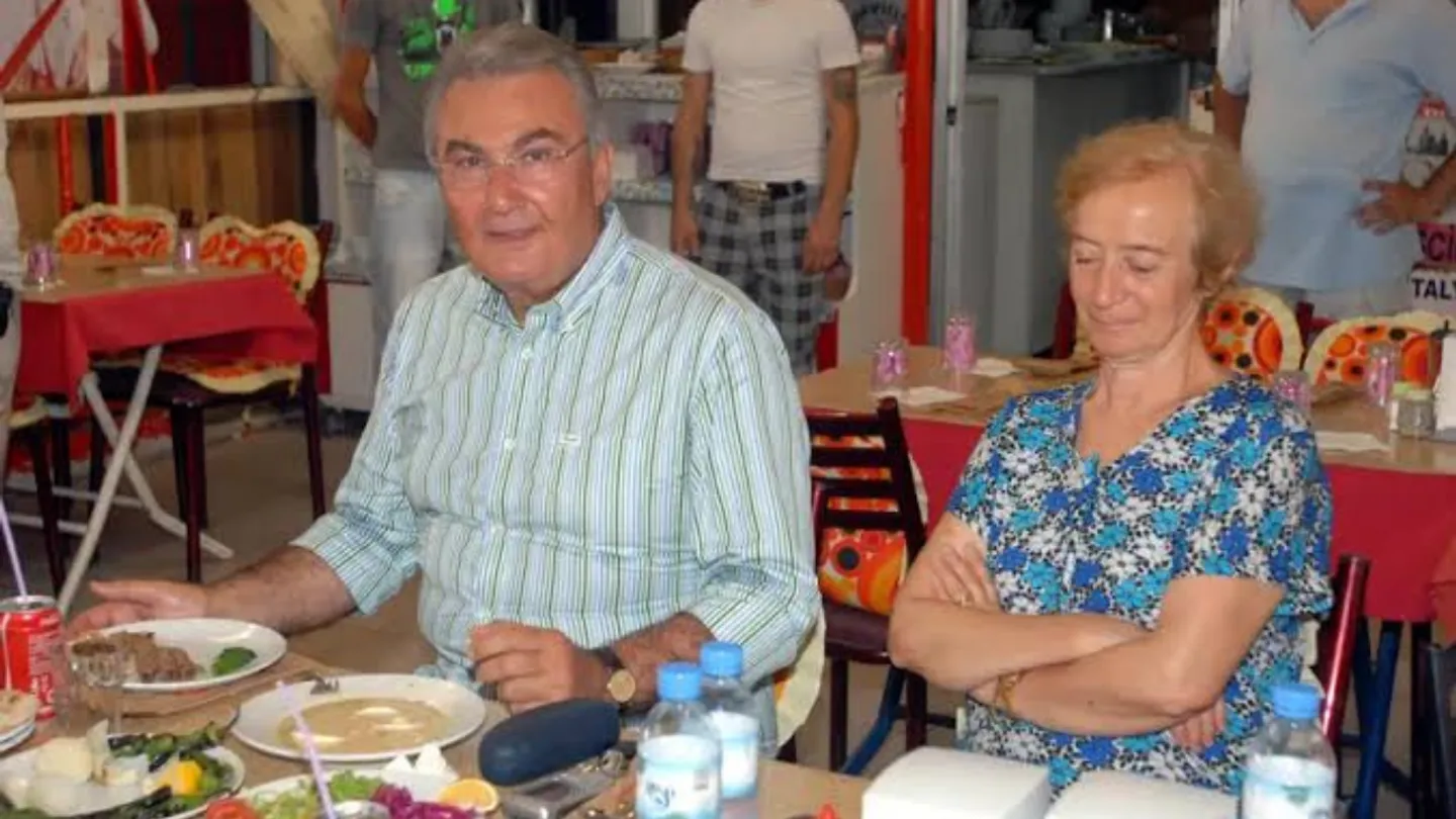 CHP'nin eski Genel Başkanı Deniz Baykal'ın eşi Olcay Baykal hayatını kaybetti