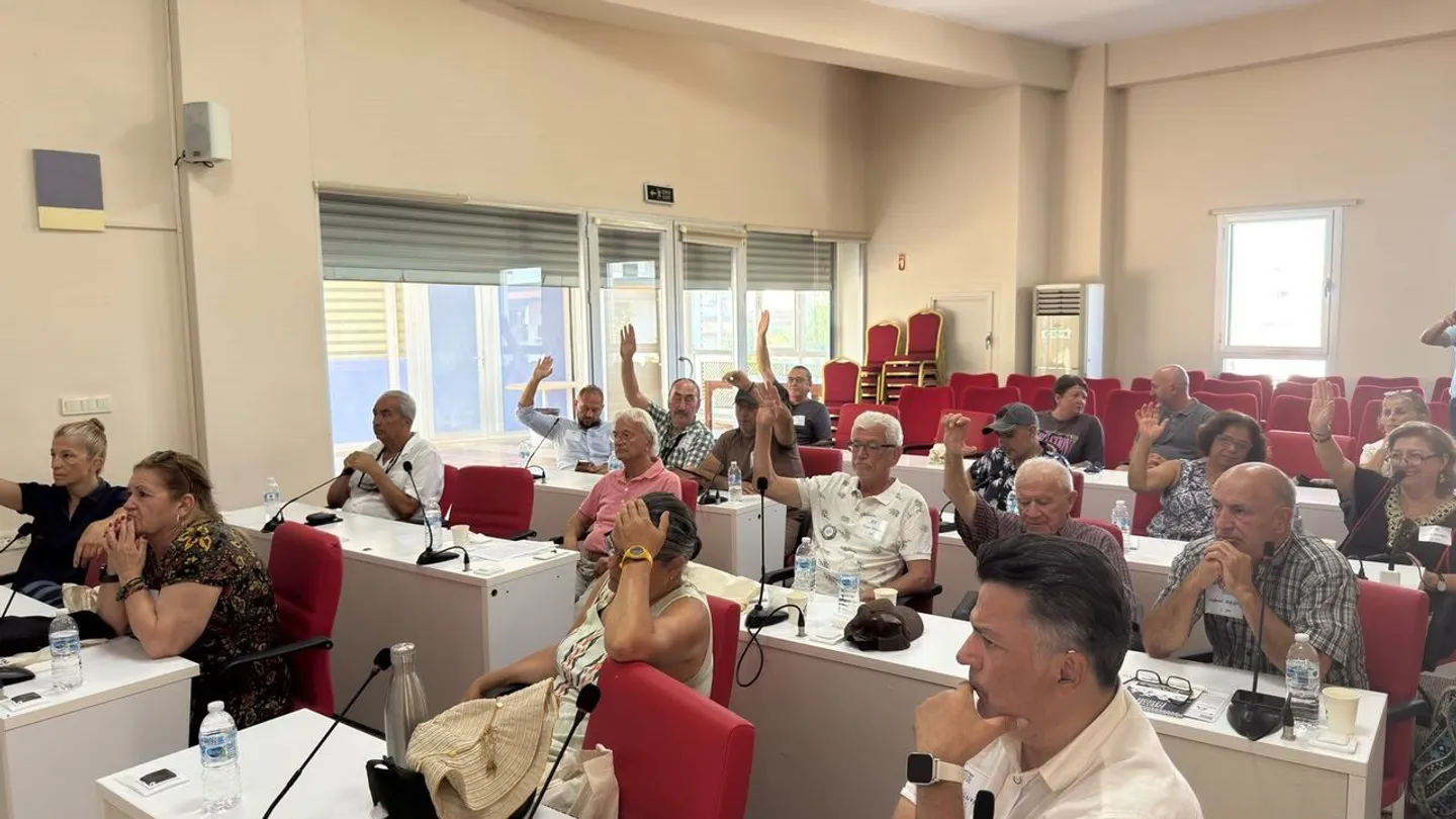 İzmir'de Yurttaş Meclisleri 12 ilçeye ulaştı: 89 politika önerisi kabul edildi
