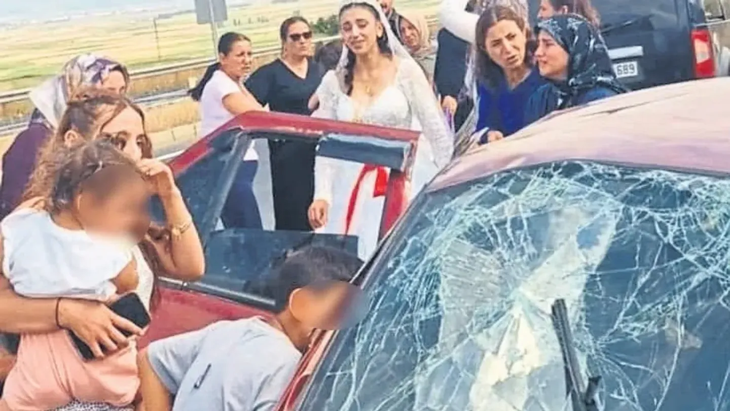 Düğün Konvoyu Faciaya Dönüştü: İzmir Yolunda 2 Can Kaybı