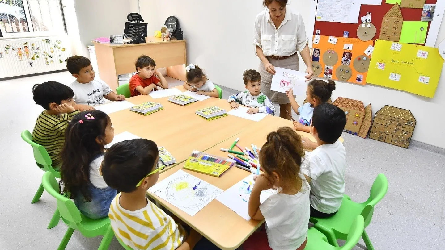 İzmir’de Velilere Büyük Kolaylık! Zam Beklerken Üçüncü Kez İndirim Geldi