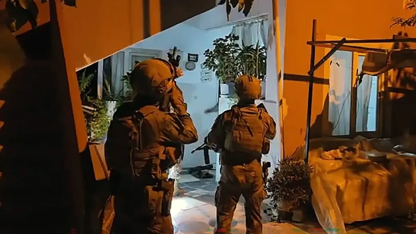 İzmir dahil 11 ilde dev operasyon: 73 kişi tutuklandı!