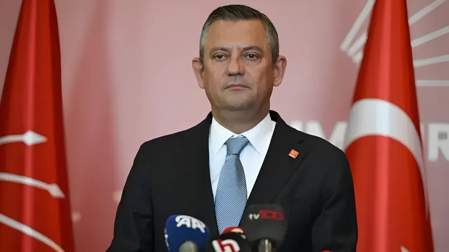 Özgür Özel CHP’den istifa etti: YENİ Parti için ilk adım