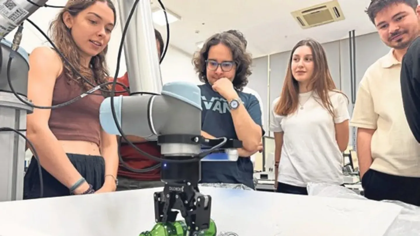 Akıllı geri dönüşüm robotu geliştirildi