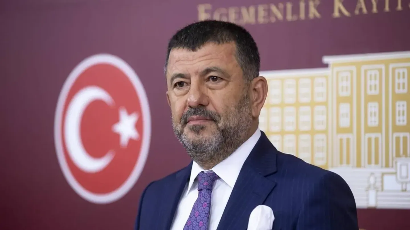 İzmir’de Yolsuzluk Soruşturması Genişliyor: Veli Ağbaba’nın Ağabeyi Gözaltında