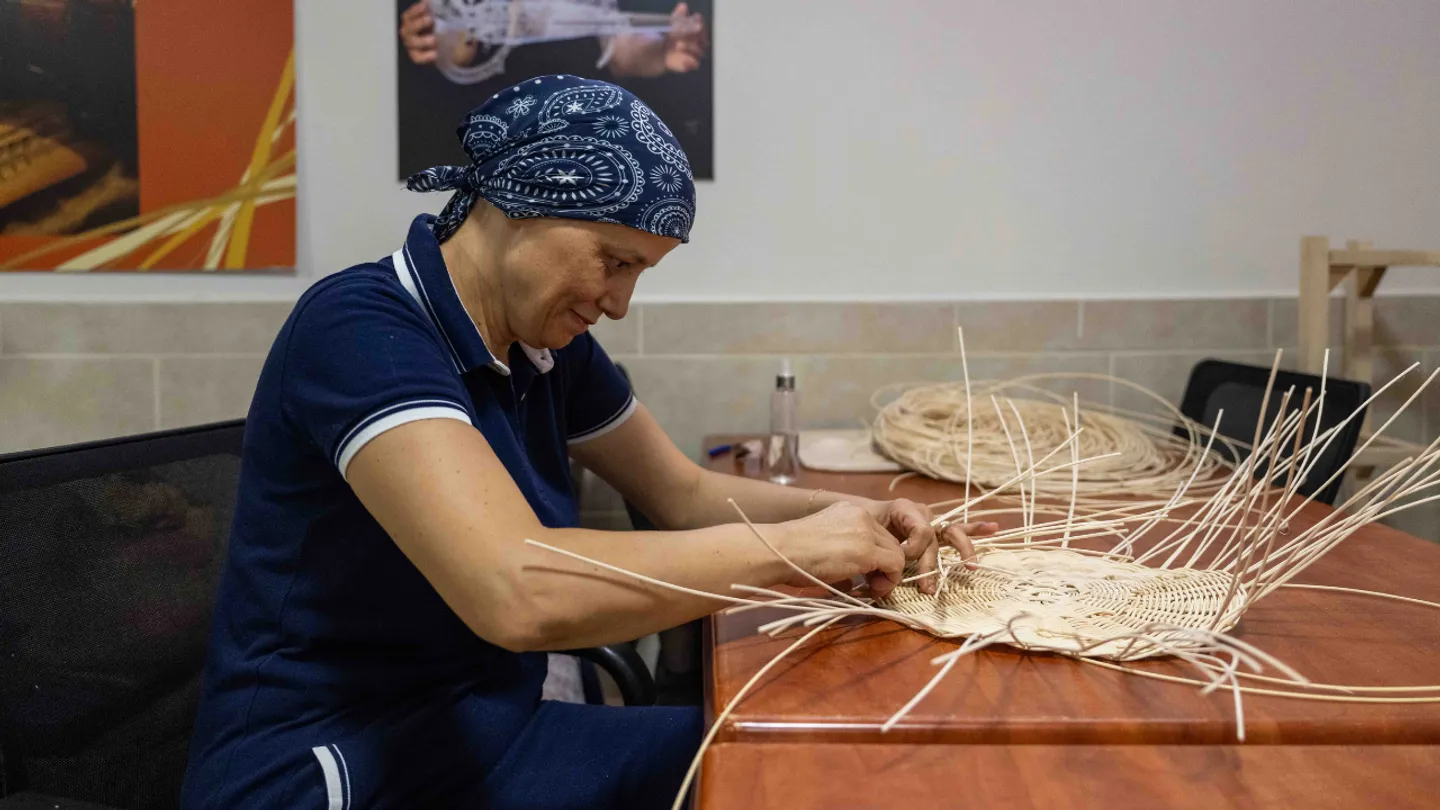 Bornova Belediyesi'nin el sanatları kursu kanser hastası Yeliz'e umut oldu