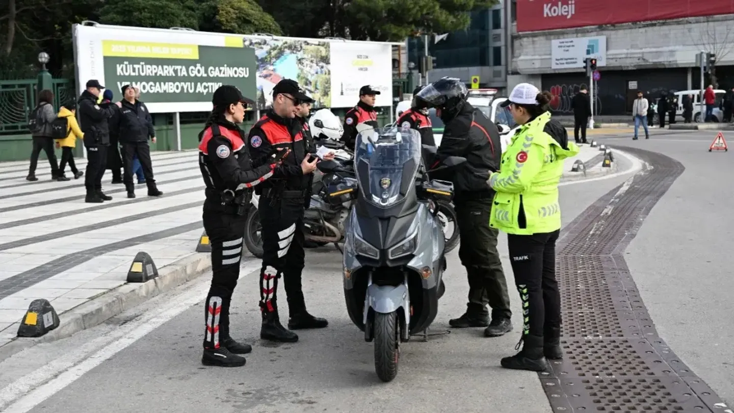 İzmir’de bir haftalık trafik bilançosu: Kazaların yüzde 55’i motosiklet kaynaklı