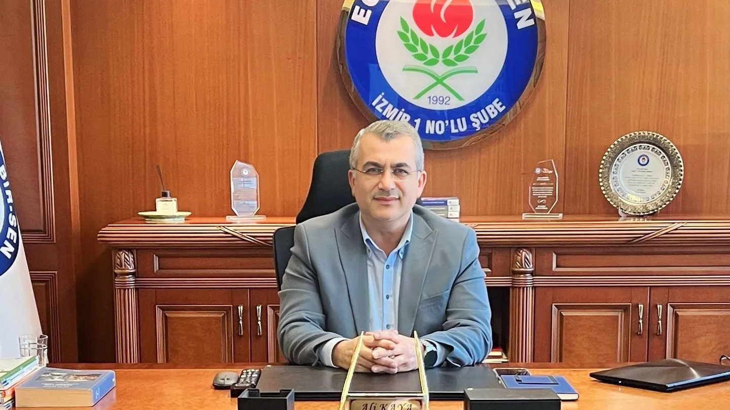 Eğitim-Bir-Sen İzmir’den Yeni Eğitim Yılı Mesajı: “Sorunları Konuşmak Yetmez, Çözüm Üretmek Gerekir”