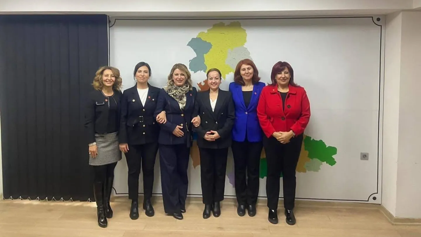YENİ Parti Kadın Meclisi’nde İzmir damgası: 5 isim göreve geldi