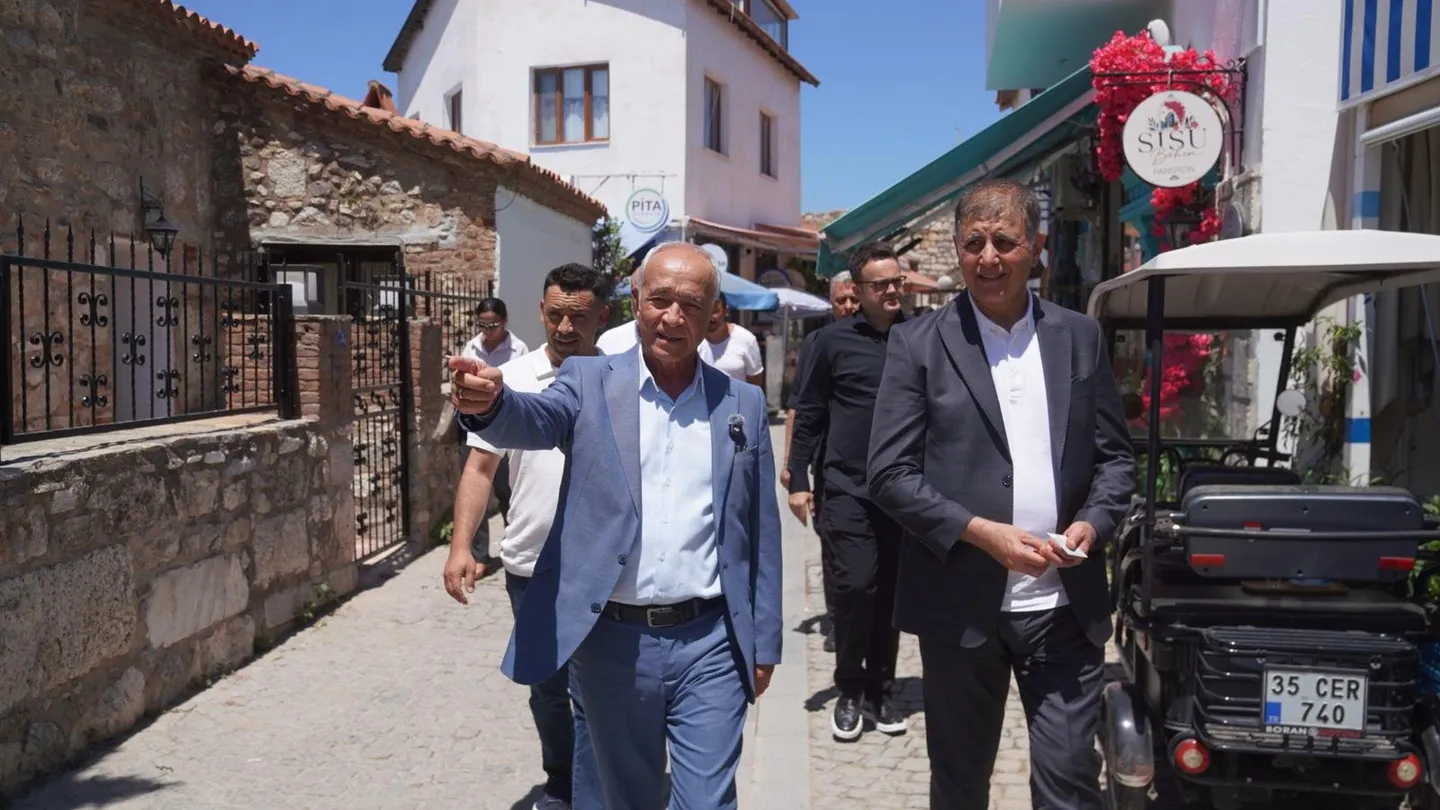 Başkan Tugay'dan Seferihisar Çıkarması: "Yatırımlarda Vites Büyütüyoruz!"