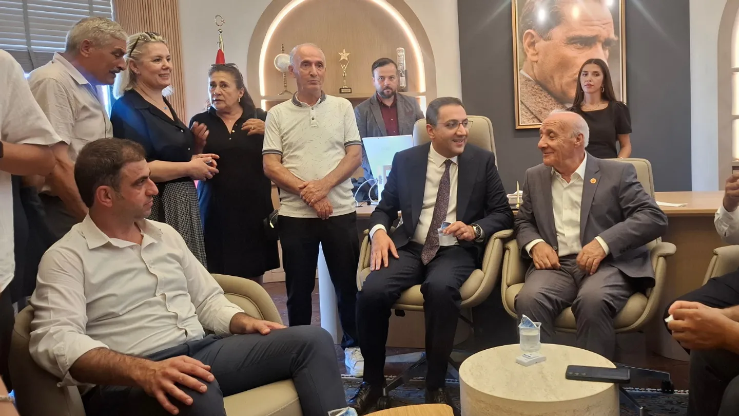 Onur Yiğit 2 ay sonra makamında: CHP-YENİ Parti birleşmesi için dikkat çeken mesaj