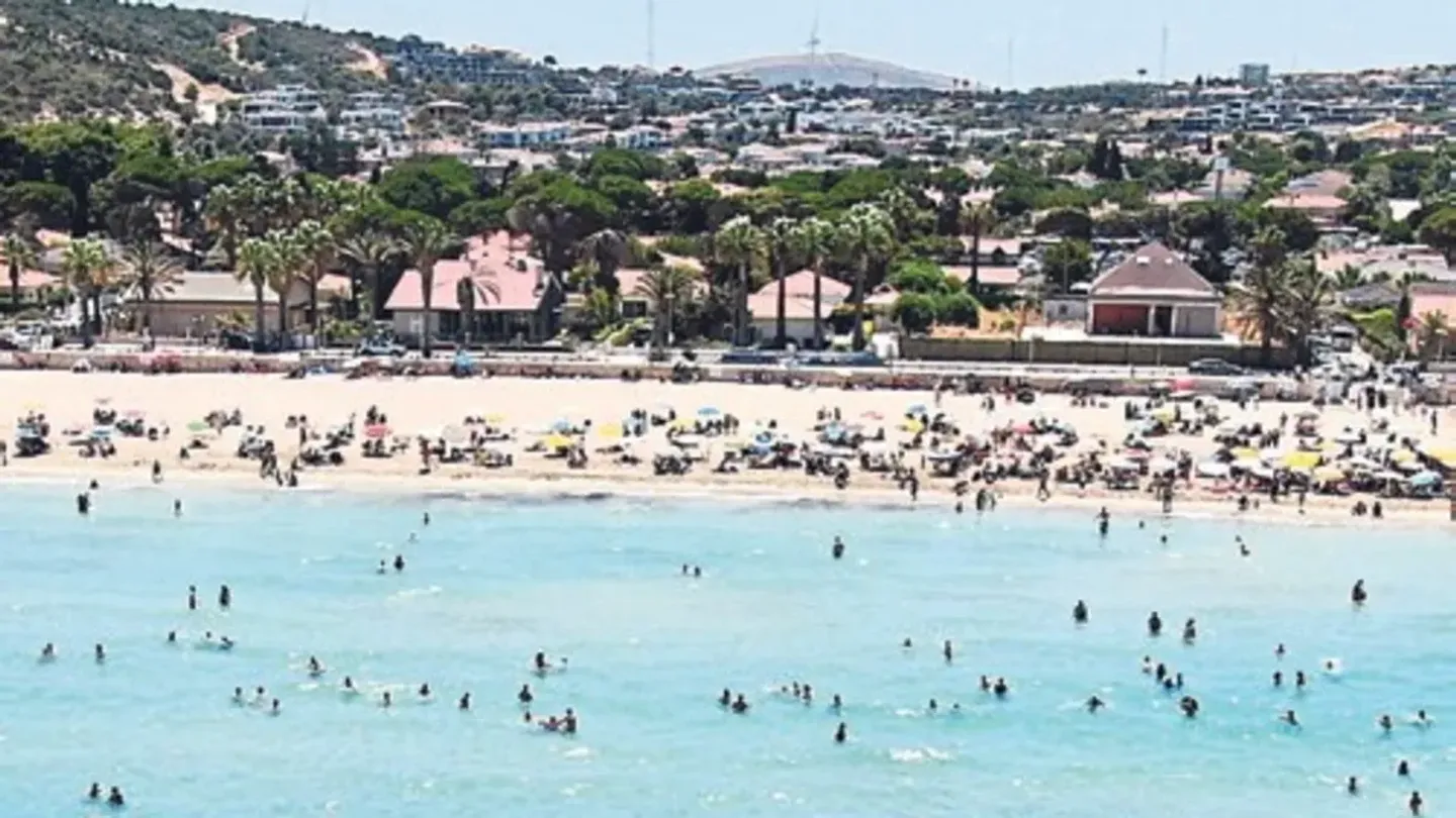 Çeşme sahillerinde rekor doluluk
