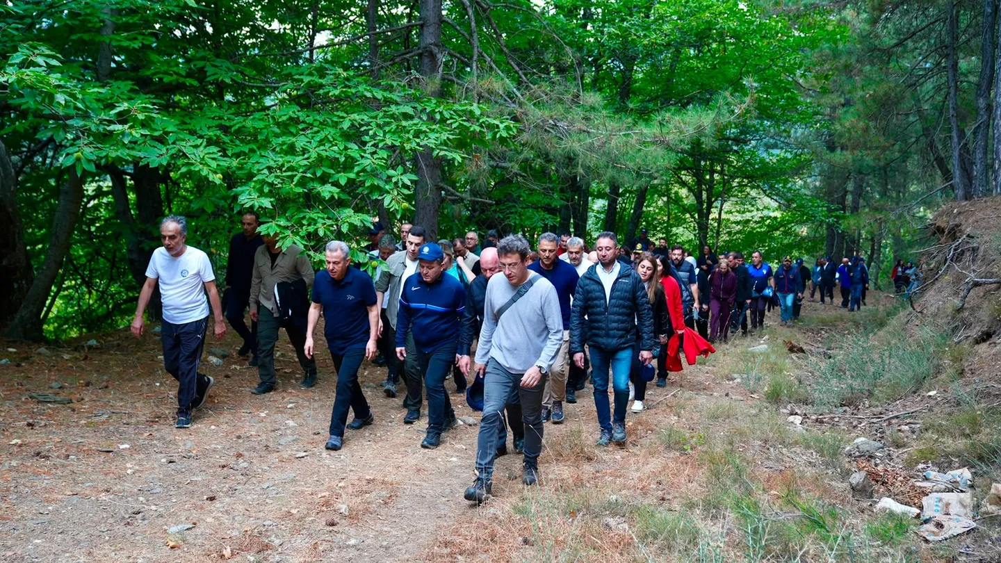 İzmir’de kalp sağlığı buluşması: Efeler Yolu’nda sağlıklı yaşam için yürüdüler