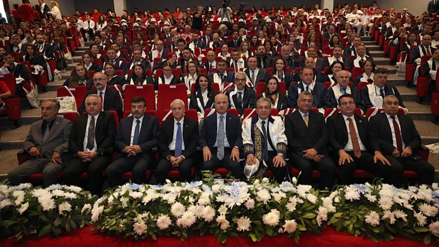 YÖK Başkanı Özvar İzmir’de mesajı verdi: Üniversitelere “Terörsüz Türkiye” çağrısı